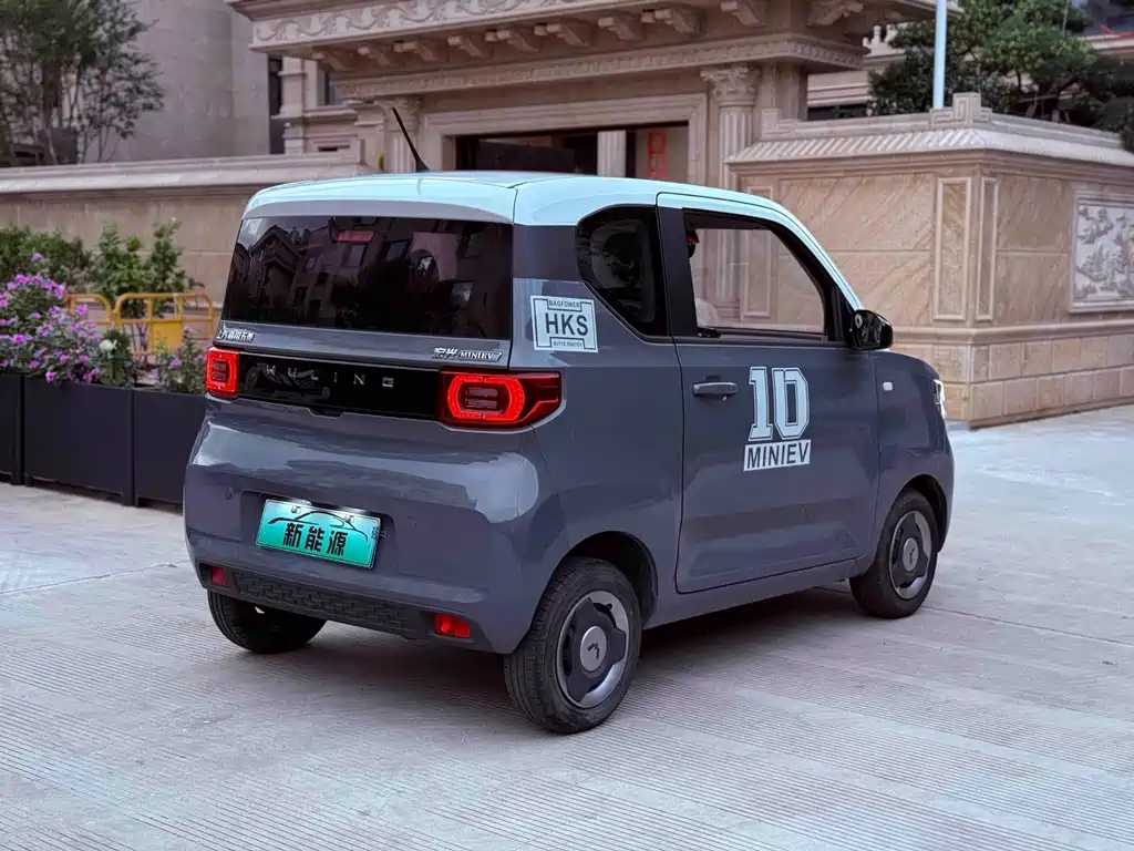 Wuling MINIEV — миниатюра 11