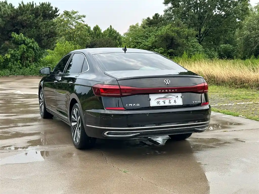 Volkswagen Passat 2023 330TSI Elite
