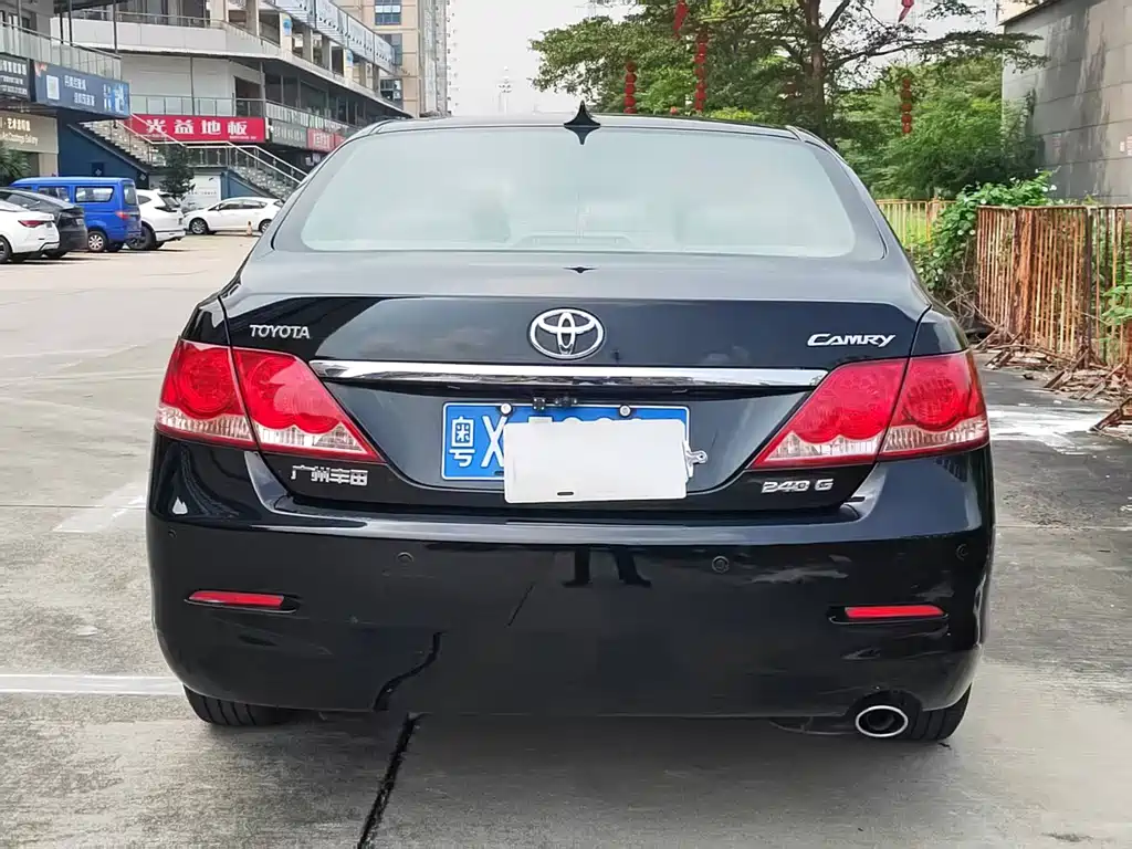 Toyota Camry — миниатюра 6