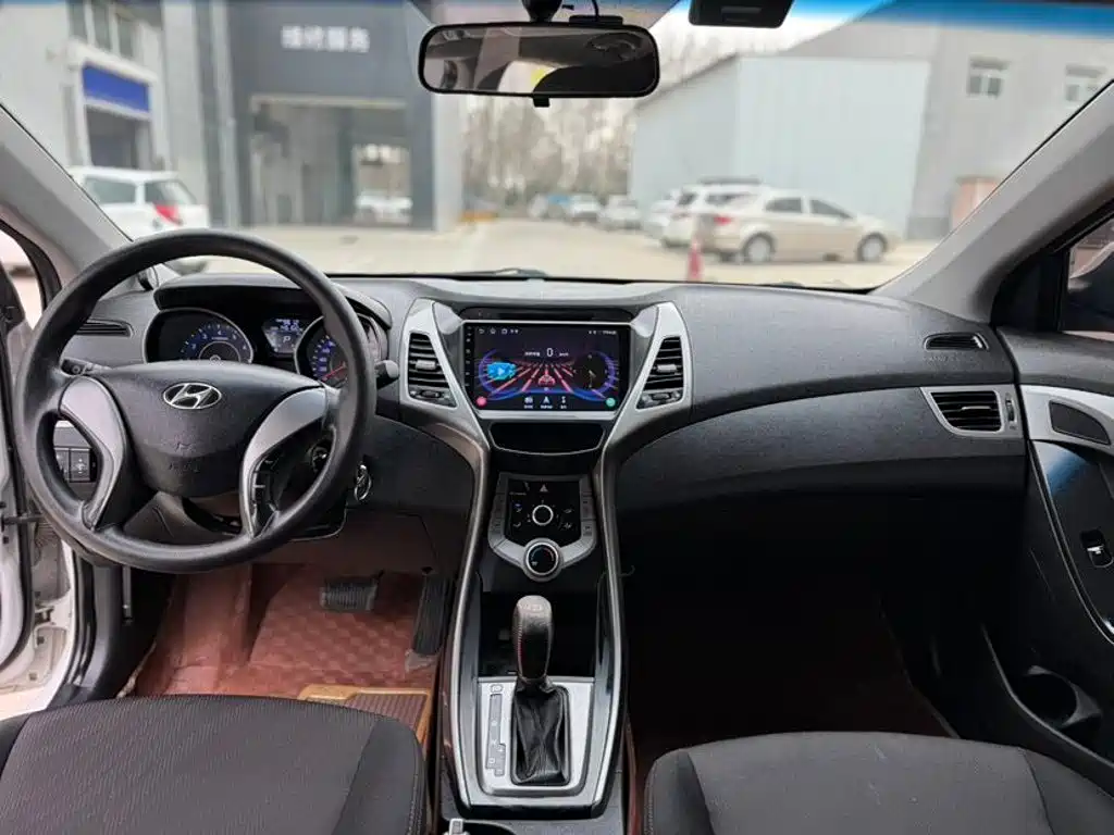 Hyundai Elantra Langdong — миниатюра 6