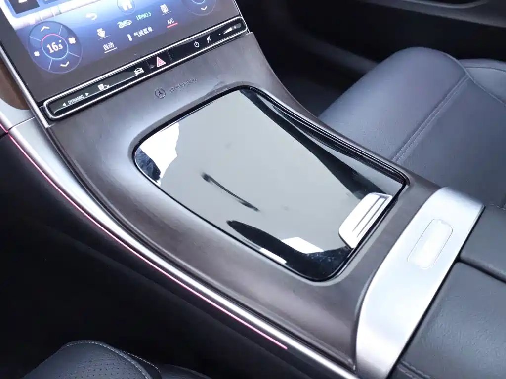 Mercedes-Benz C-Class — миниатюра 12