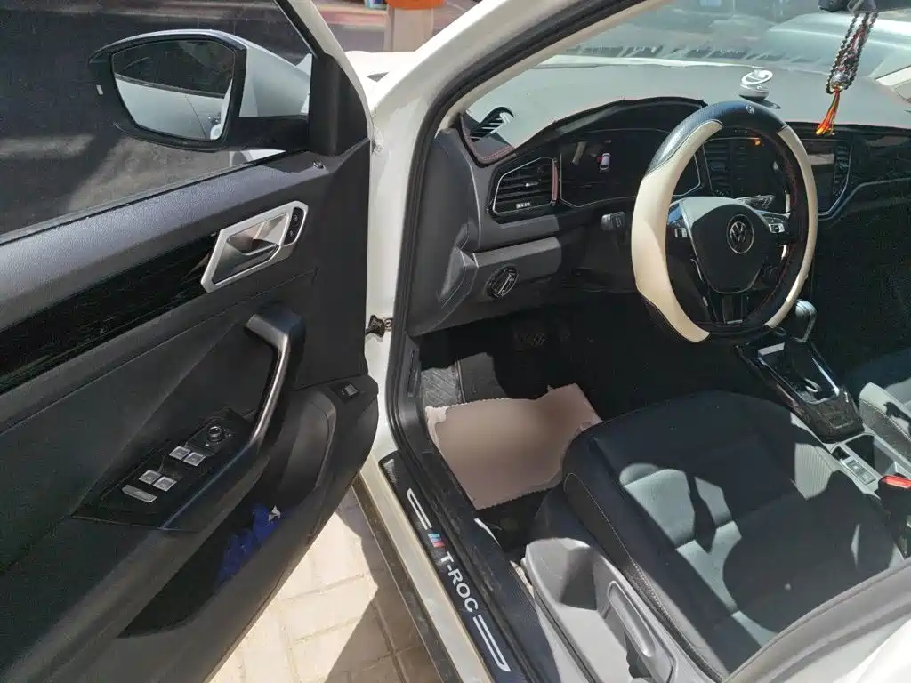 Volkswagen T-Roc — миниатюра 12