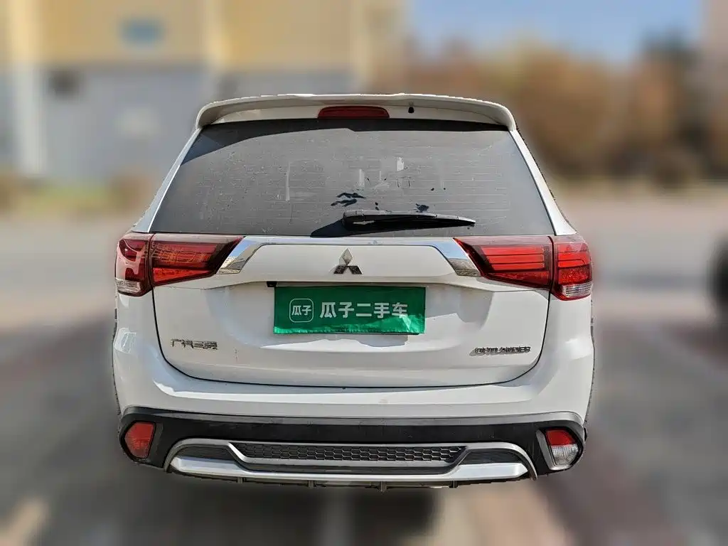 Mitsubishi Outlander — миниатюра 5