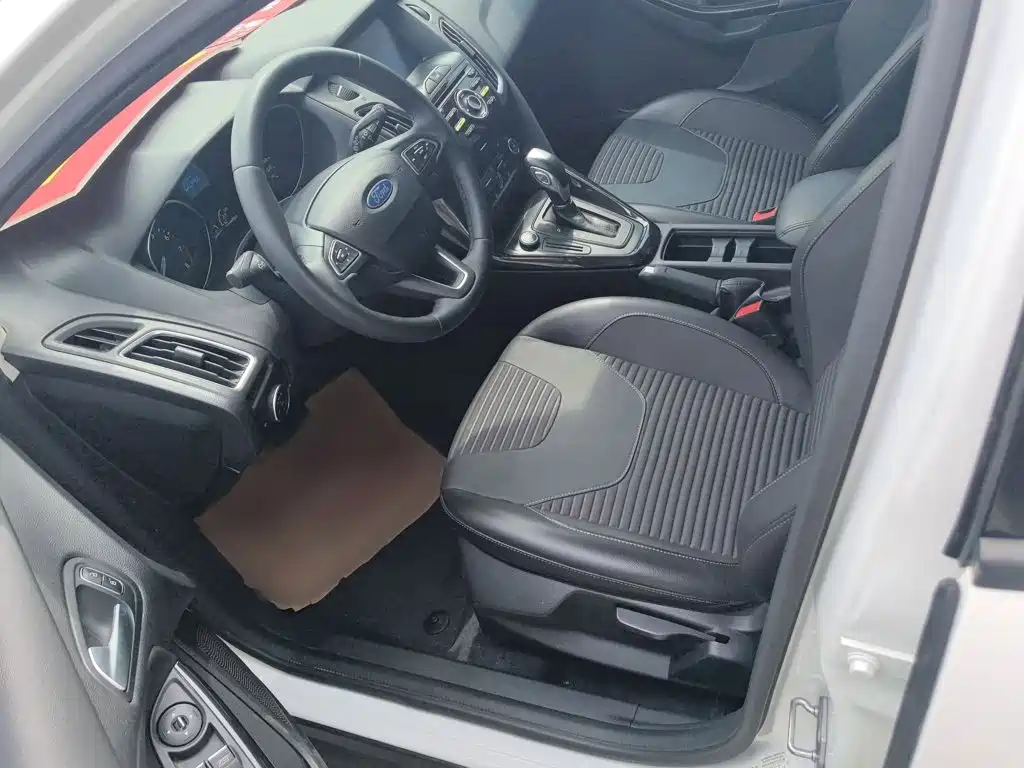Ford Focus — миниатюра 10
