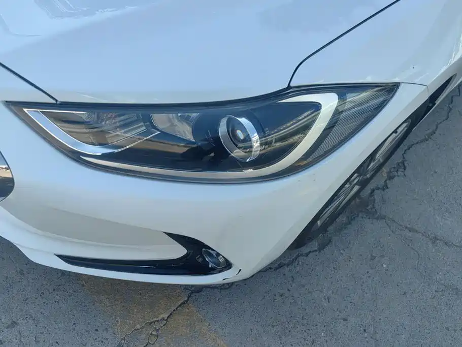 Hyundai Elantra — миниатюра 5