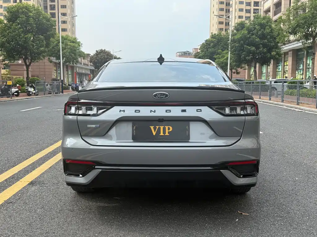 Ford Mondeo — миниатюра 5