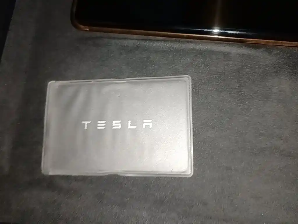 Tesla Model 3 — миниатюра 9