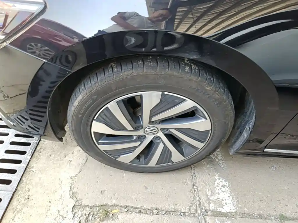 Volkswagen Passat PHEV — миниатюра 23