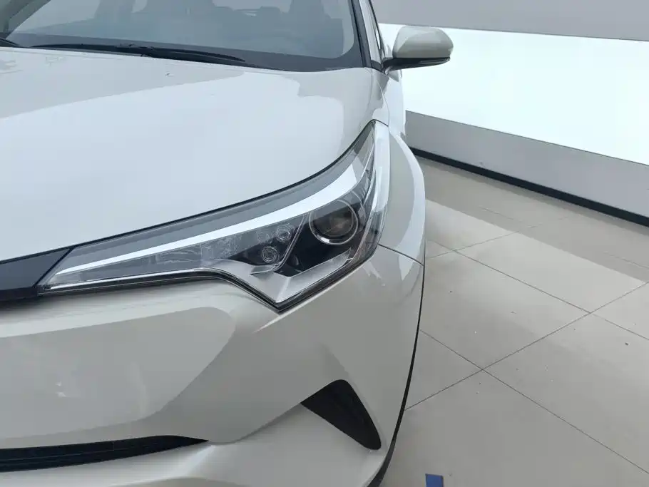 Toyota C-HR — миниатюра 5