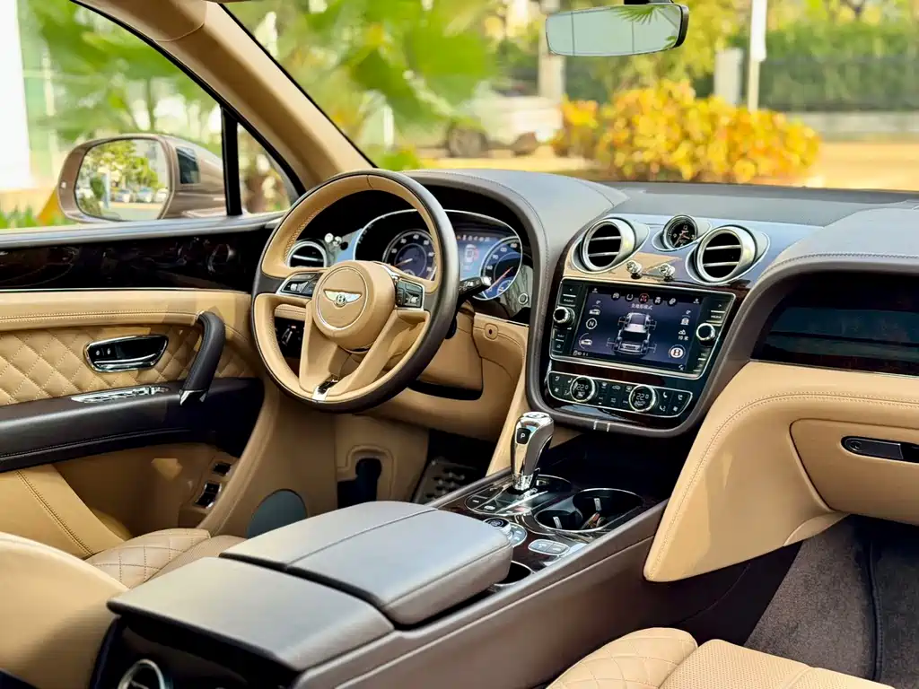 Bentley Bentayga — миниатюра 3
