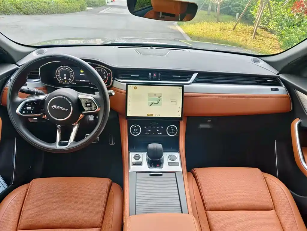 Jaguar F-Pace 2025 P250 R-Dynamic SE