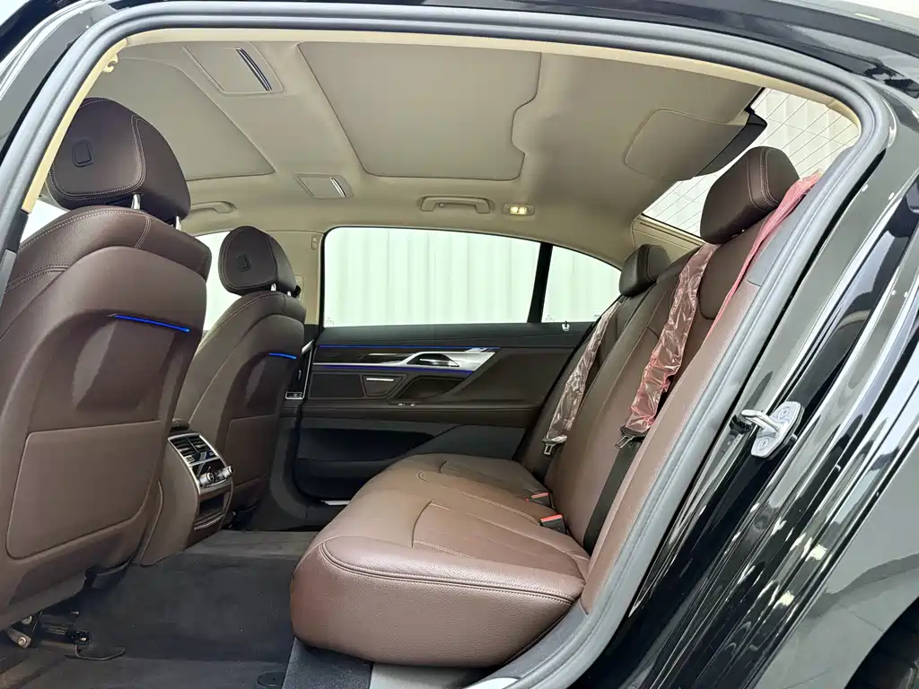 BMW 7 Series 7 2018 730Li Lead