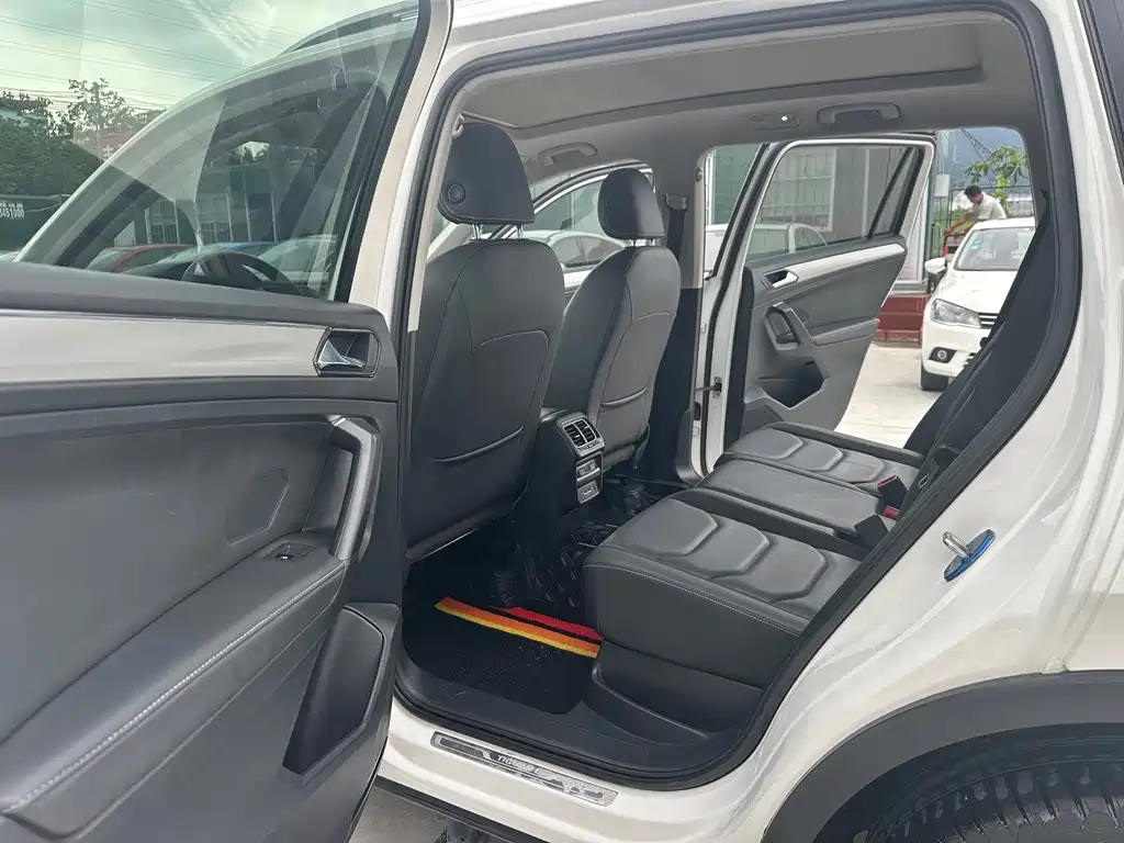 Volkswagen Tiguan L — миниатюра 6