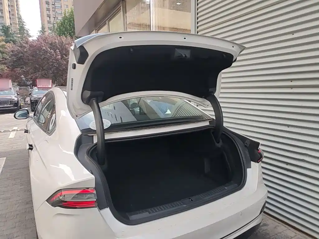 Lincoln Z — миниатюра 19