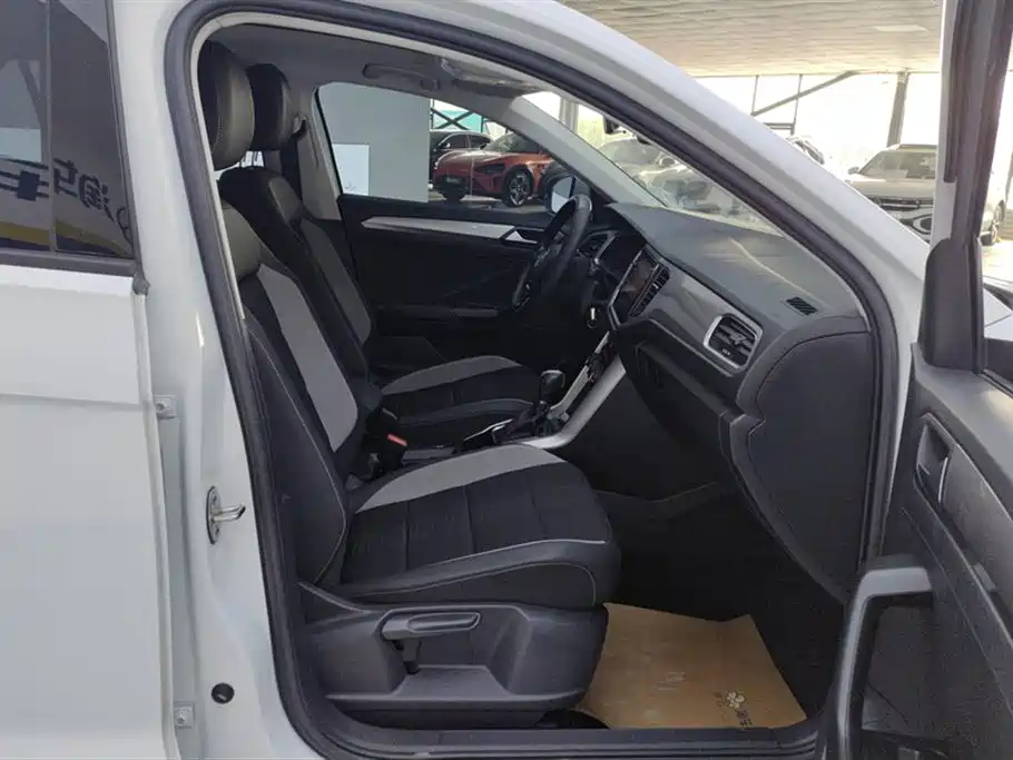 VOLKSWAGEN T ROC EXPLORING SONGS