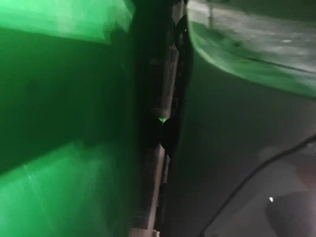 Tesla Model Y — миниатюра 18