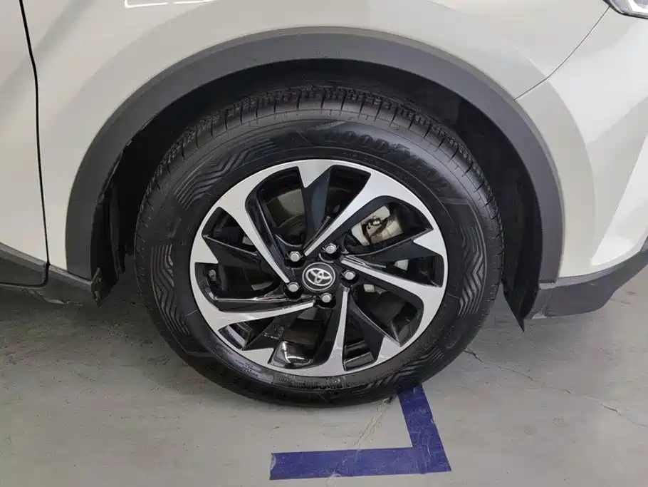 Toyota IZOA — миниатюра 6
