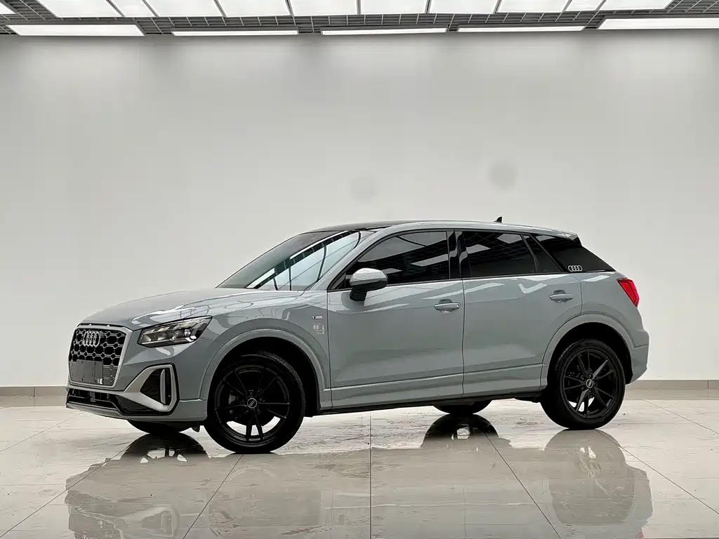 Audi Q2L