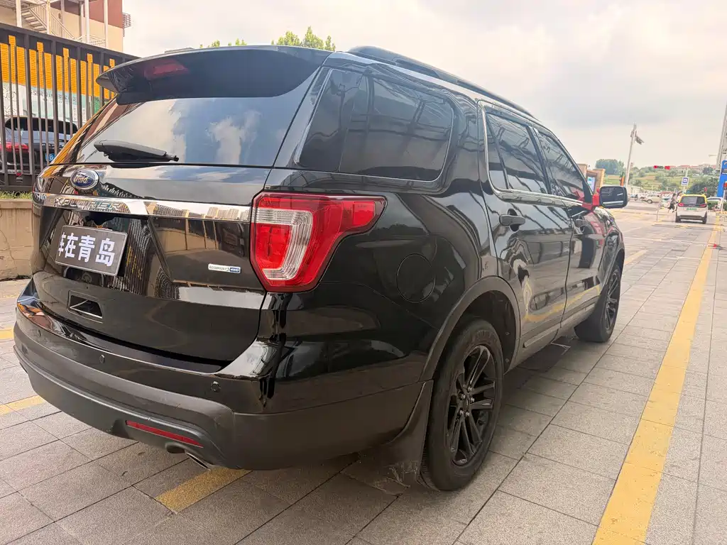 Ford Explorer (Import) — миниатюра 12