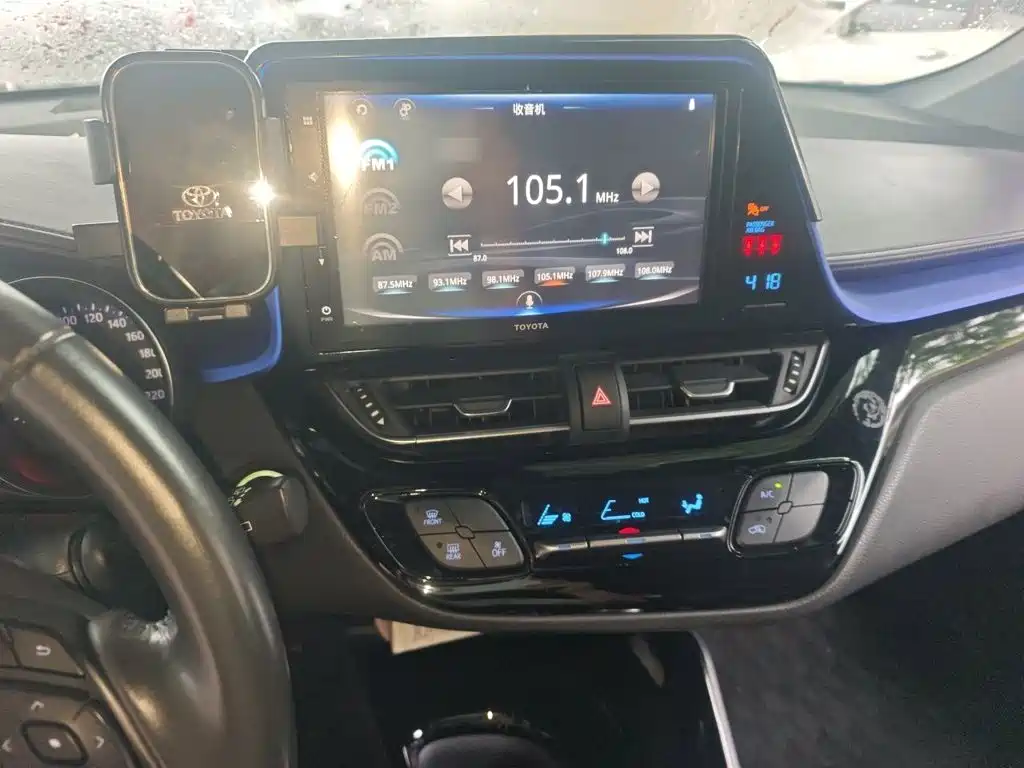 Toyota IZOA — миниатюра 6