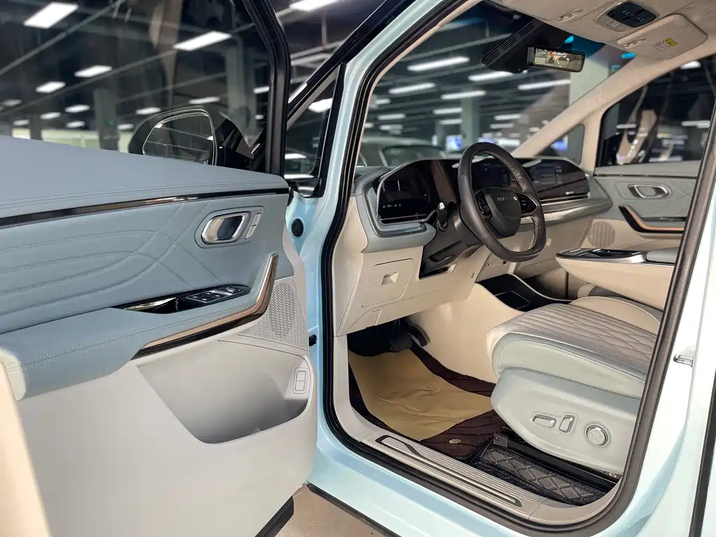 SAIC MAXUS EVERYONE 9