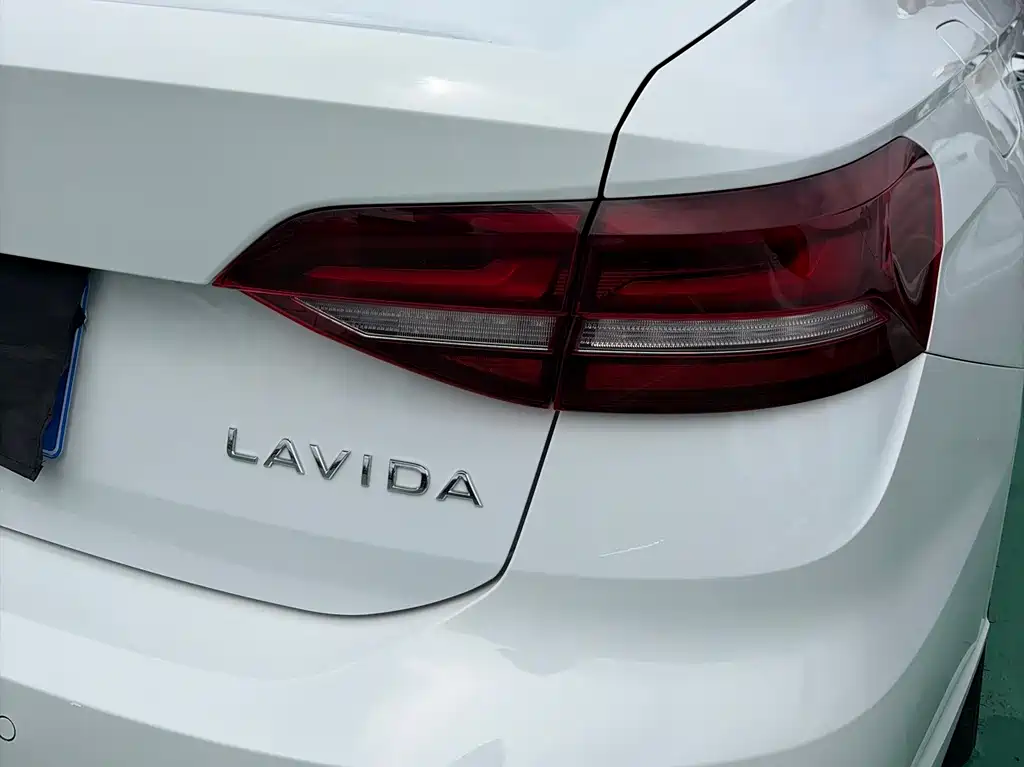 Volkswagen Lavida — миниатюра 7
