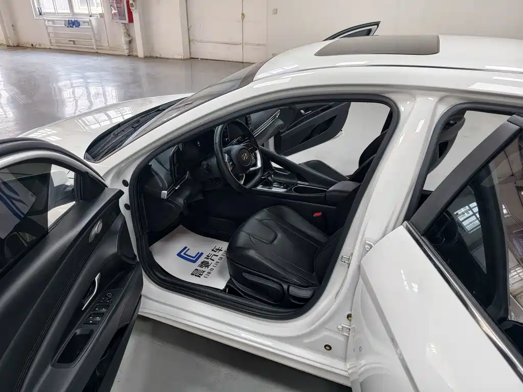 Hyundai Elantra — миниатюра 15