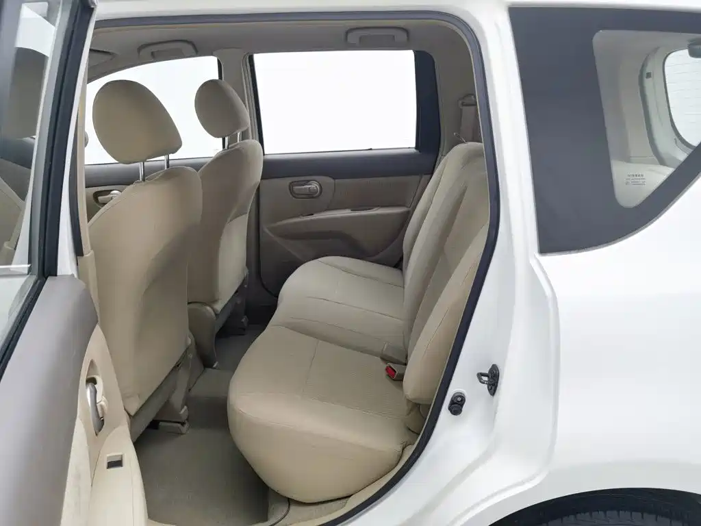 Nissan Livina — миниатюра 15