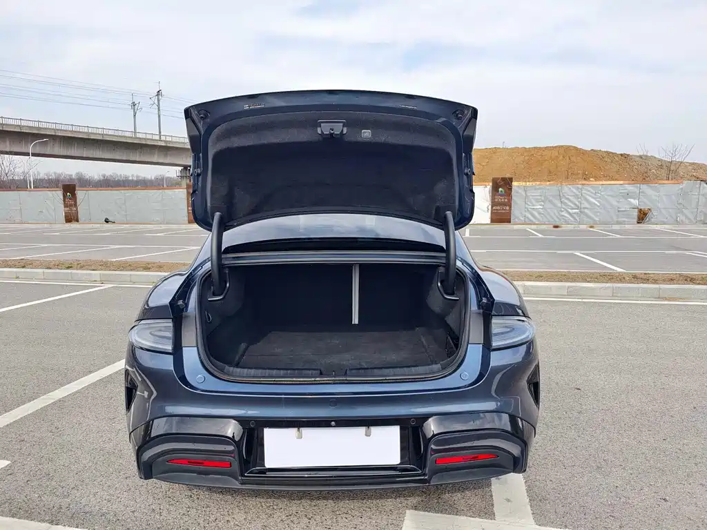 XIAOMI CAR XIAOMI SU7