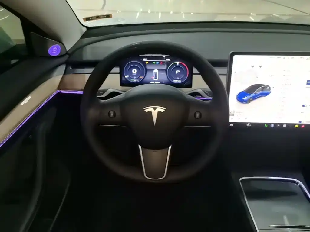 Tesla Model 3 — миниатюра 11