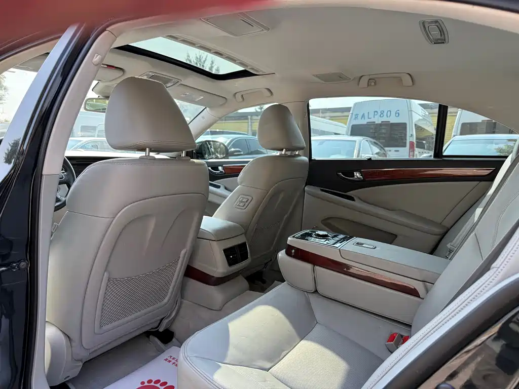 Hongqi Hongqi H7 — миниатюра 15