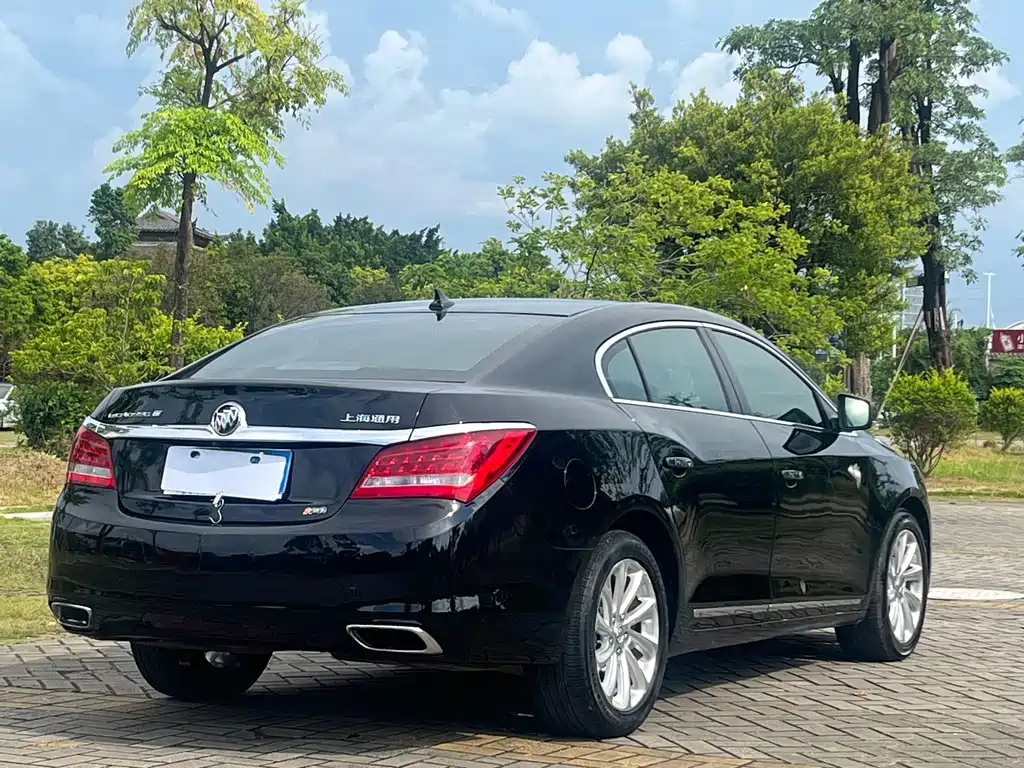 Buick LaCrosse — миниатюра 9