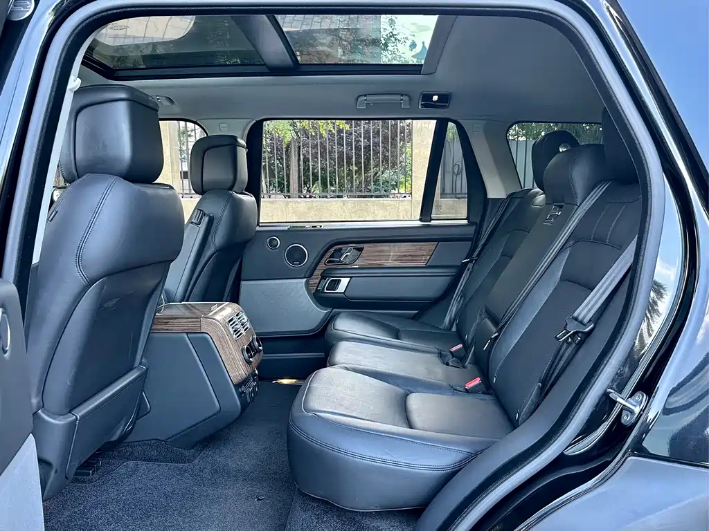 Land Rover Range Rover — миниатюра 12