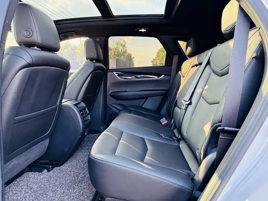 Cadillac XT5 — миниатюра 8