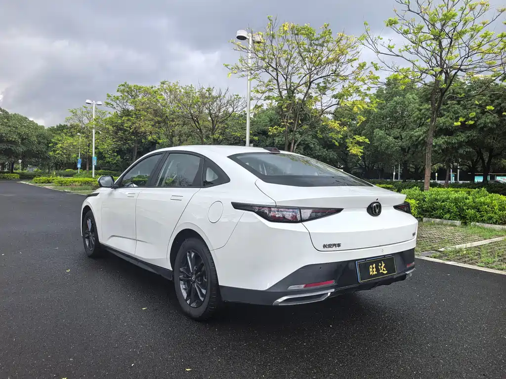 Changan Yida — миниатюра 9