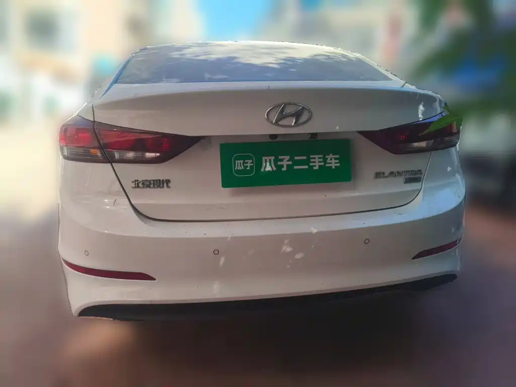 Hyundai Elantra — миниатюра 3
