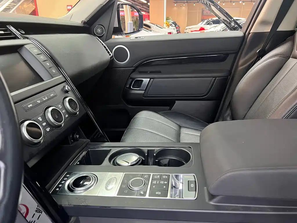 Land Rover Discovery 2017 3.0 SC V6 SE
