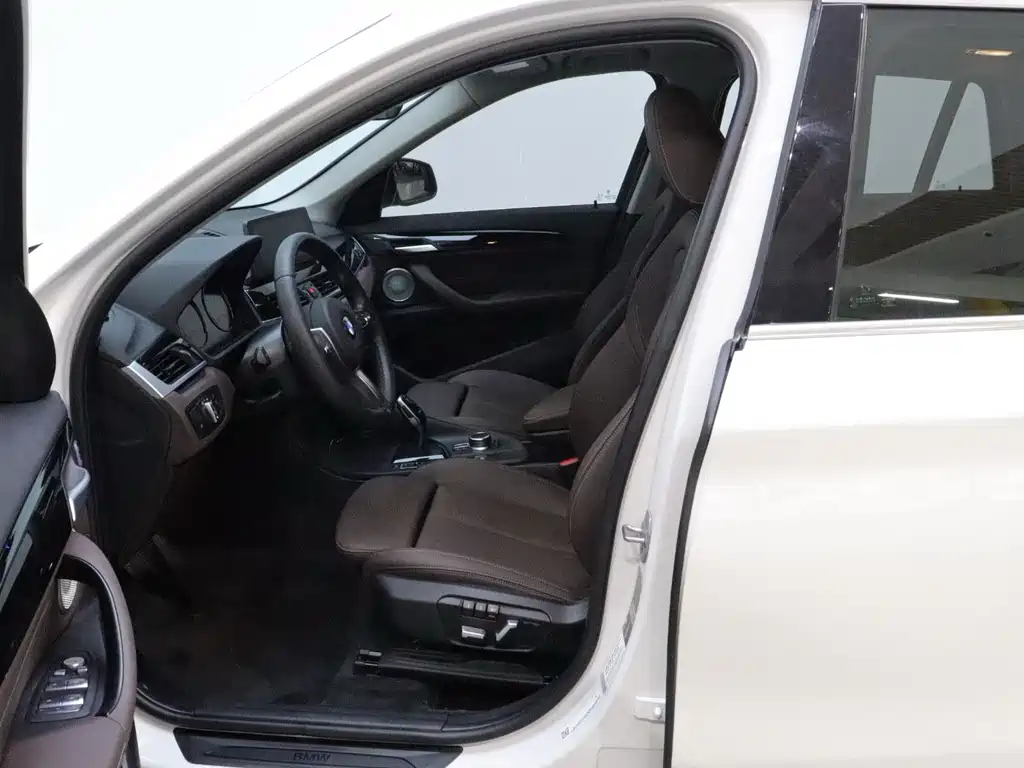 BMW X1 — миниатюра 11