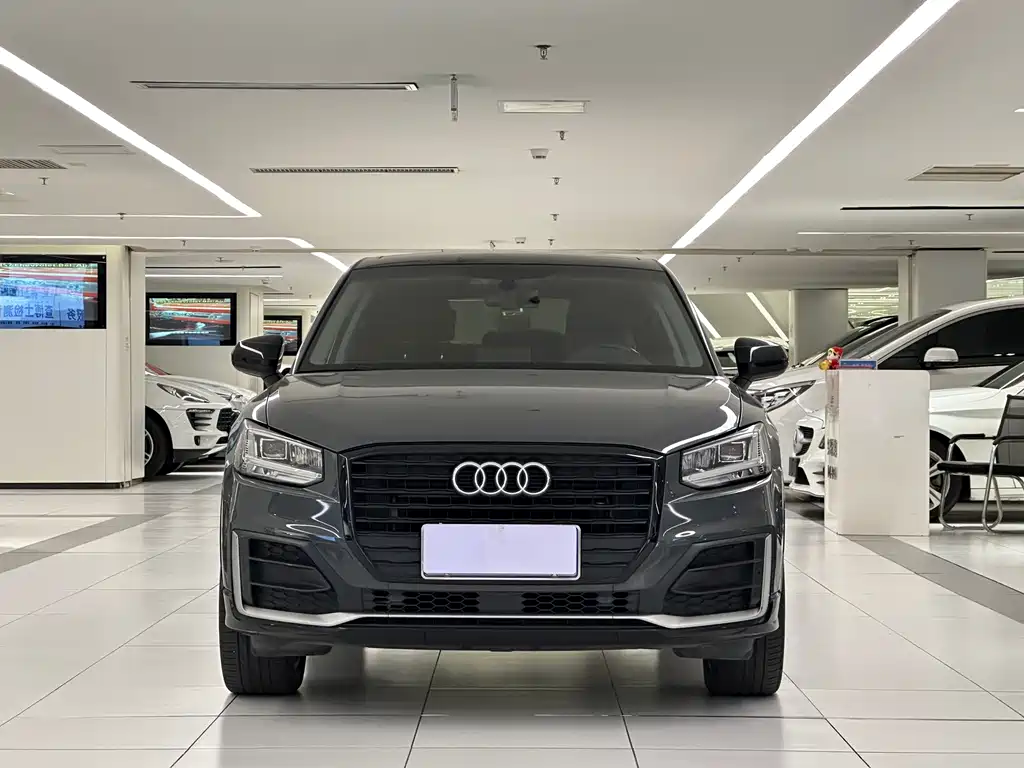 Audi Q2L — миниатюра 2