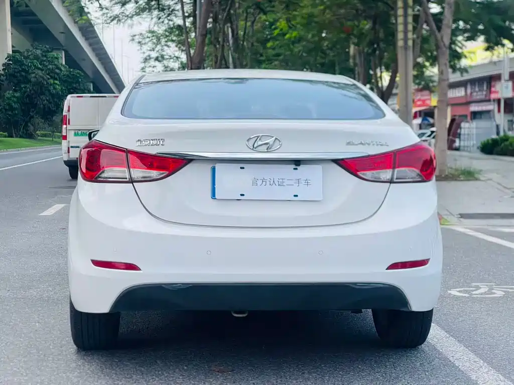 Hyundai Elantra 2015 1.6L AT Fashion