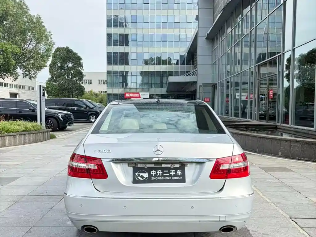 Mercedes-Benz E-Class (Import) — миниатюра 6