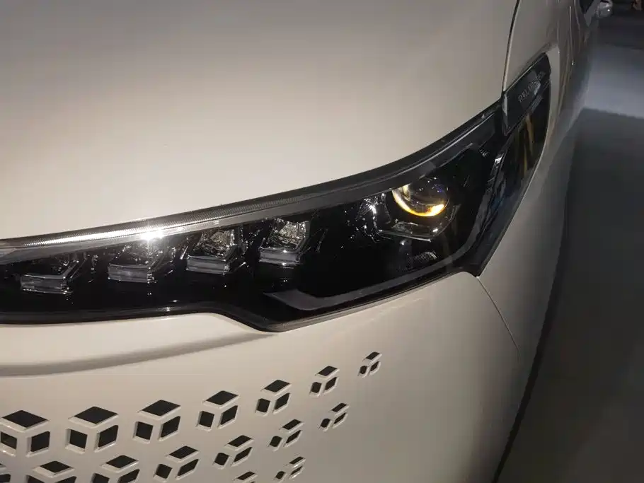 Maxus V70 — миниатюра 5