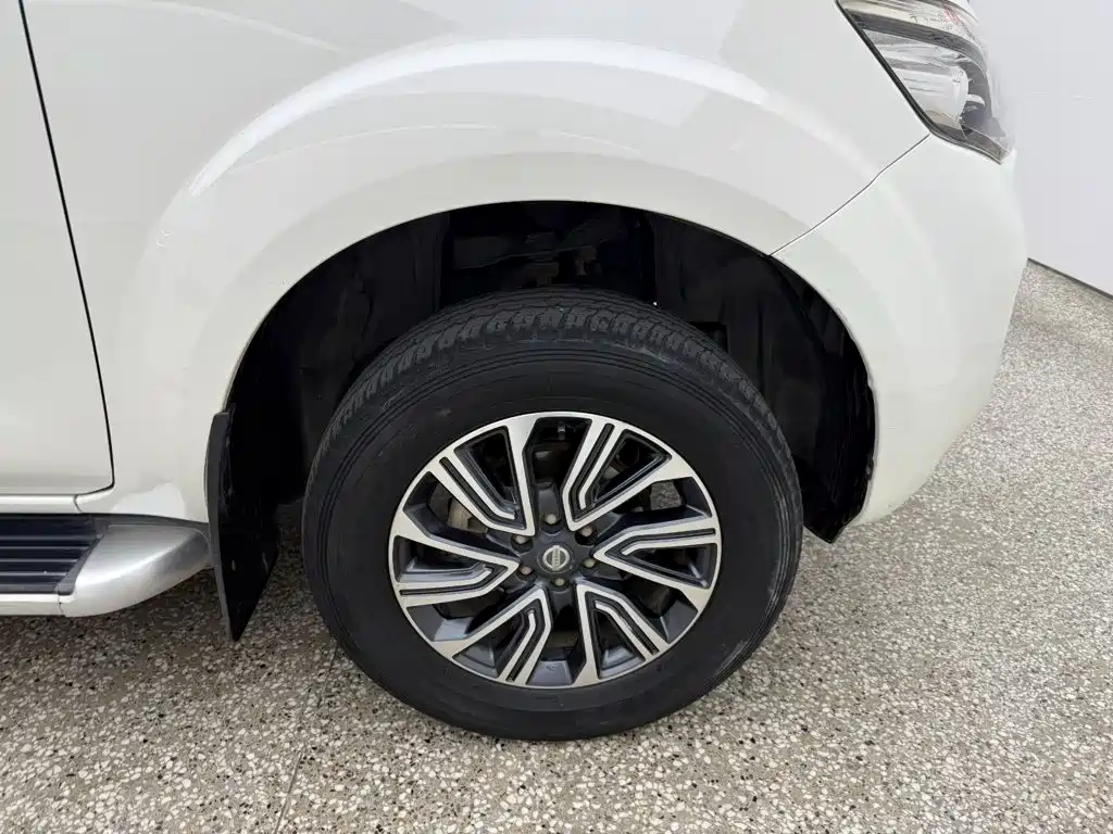 Nissan Terra — миниатюра 15