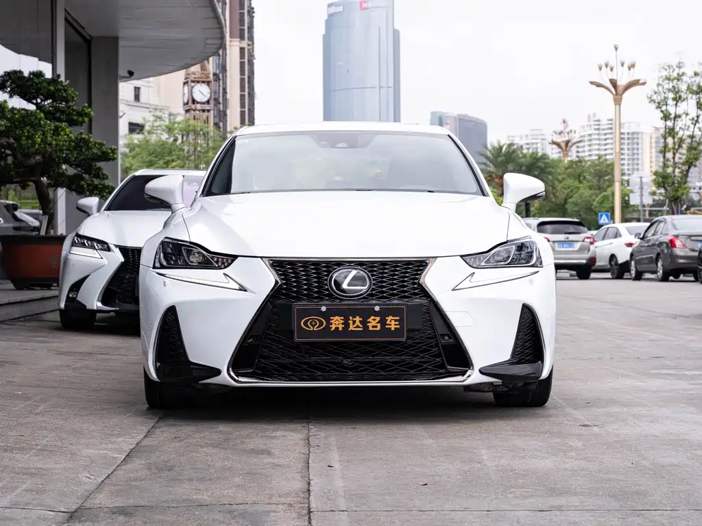 Lexus IS 2017 300 F SPORT