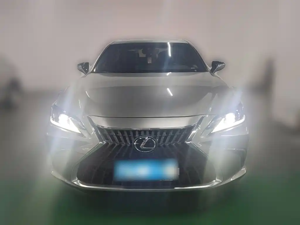 Lexus ES — миниатюра 23