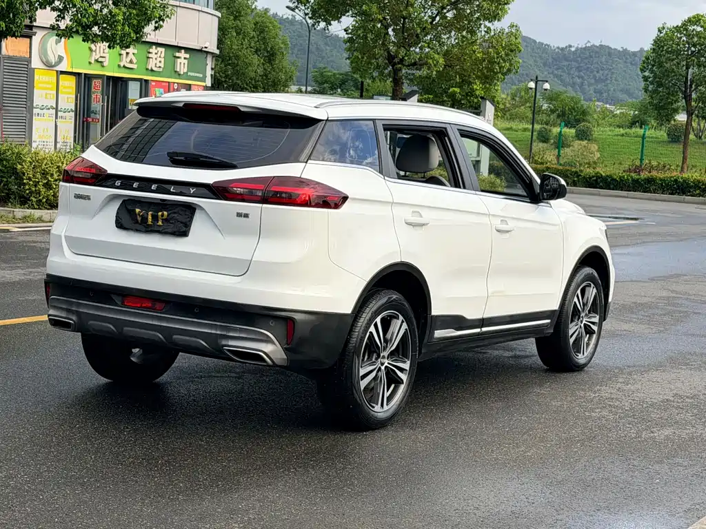Geely Boyue — миниатюра 4