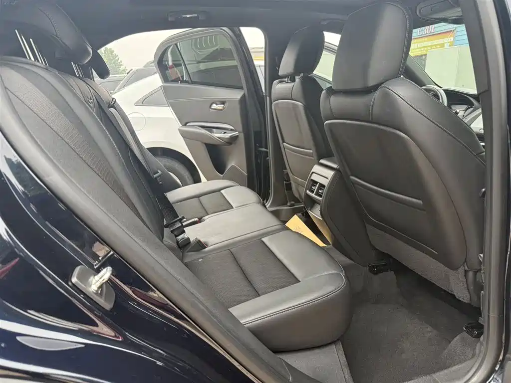 Cadillac XT4 2022 28T