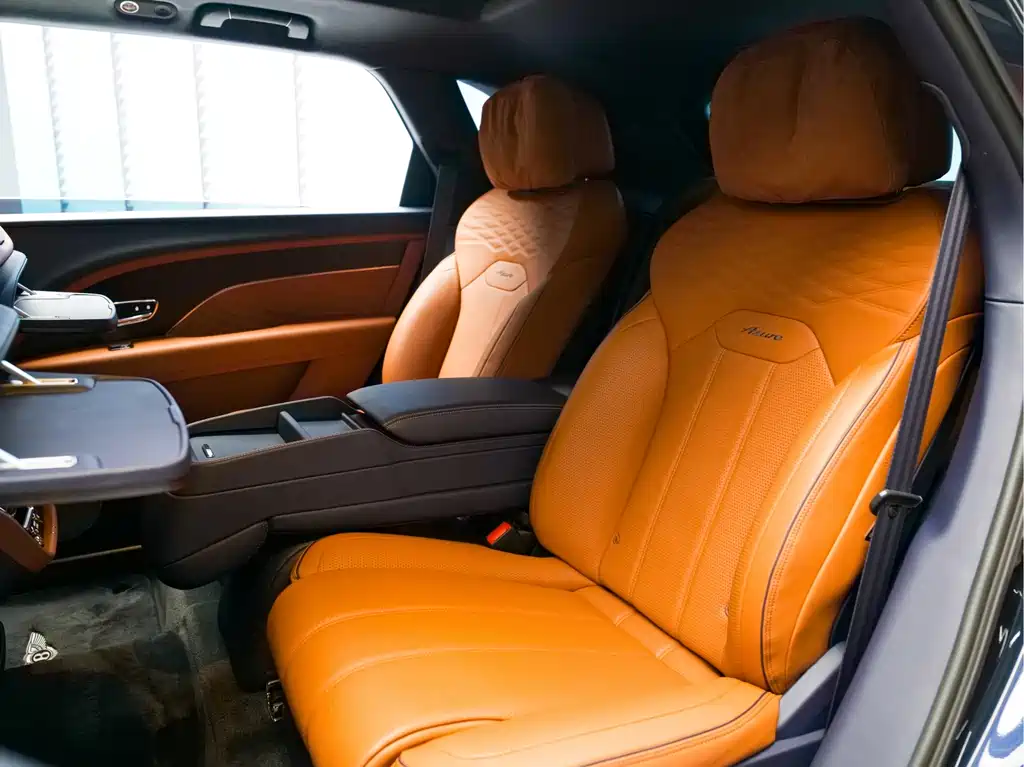 Bentley Bentayga — миниатюра 18