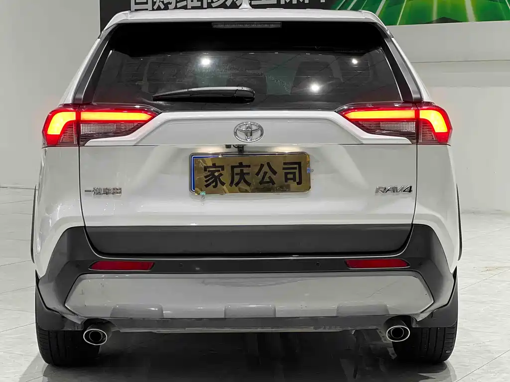 Toyota RAV4 — миниатюра 4
