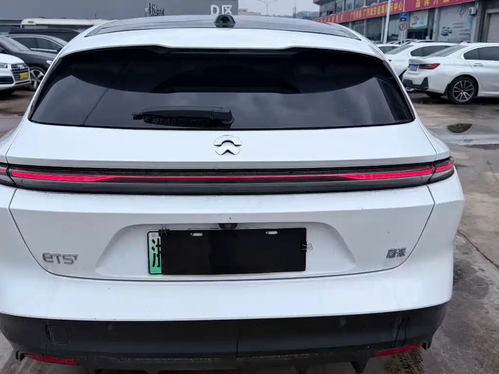 NIO NIO ET5T